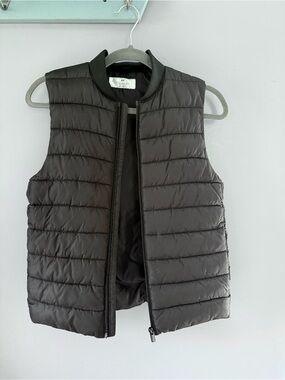 💰 5 for $20 💰 H&M Black Puffer Vest Kids Size 10-12 Lightweight Quilted